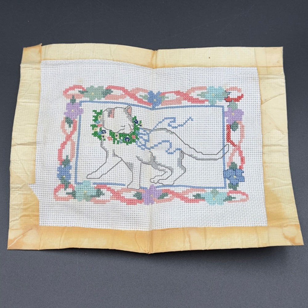 Vintage Cat Cross Stitch un-Framed Floral Wreath Handmade Needlepoint Art Decor